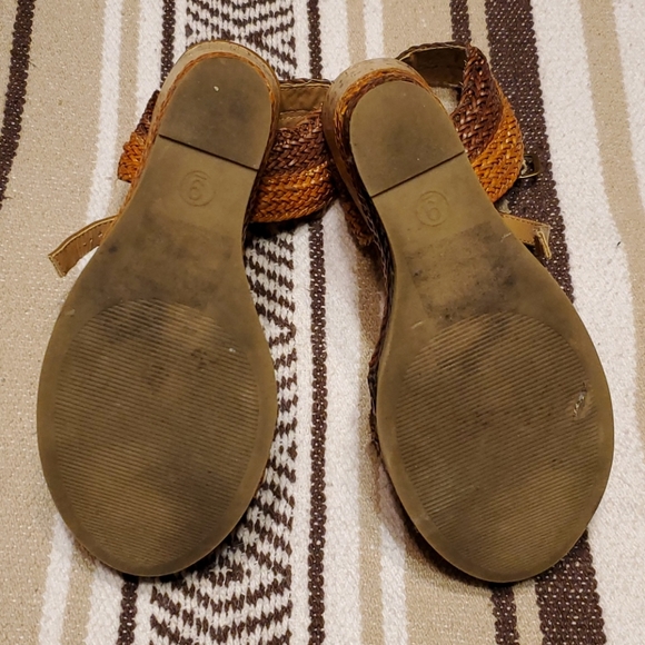 Shoes - Picture 4 of 4